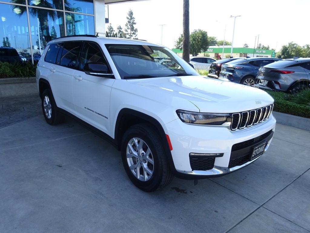 2023 Jeep Grand Cherokee L Limited 4x4 in White — front three-quarter view