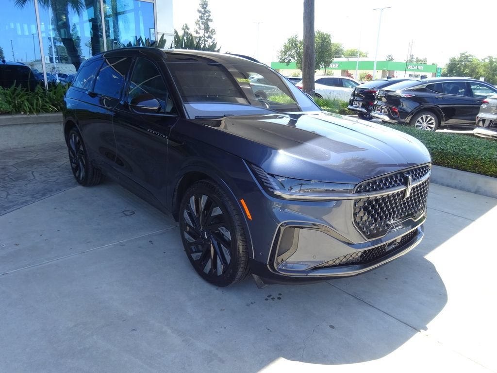 2024 Lincoln Nautilus Reserve in Blue — front three-quarter view